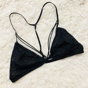 •Free People• Black Lace Front Strap Bralette